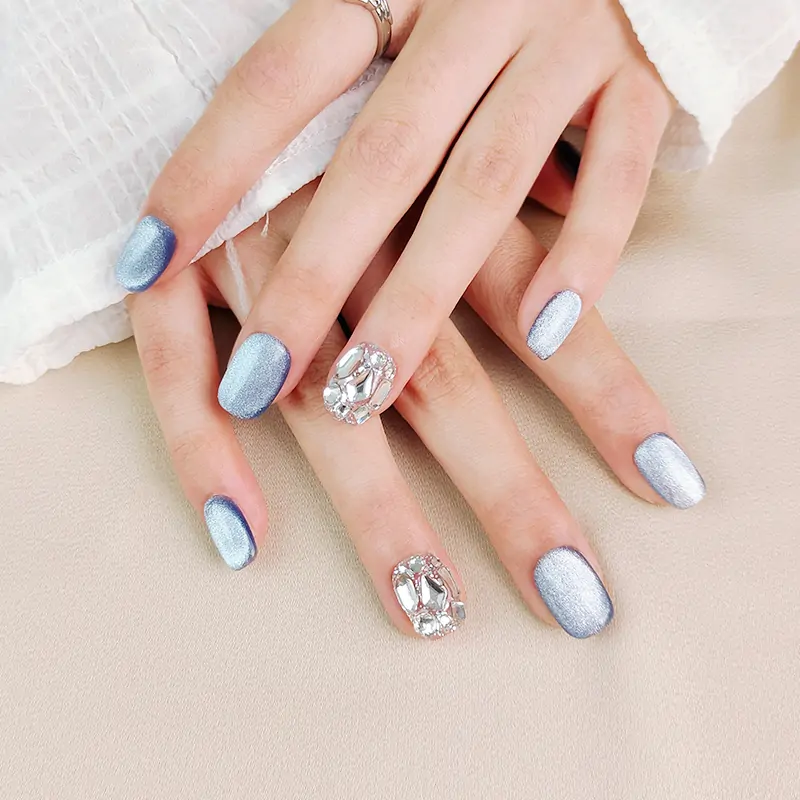 press-on-nails-5.webp